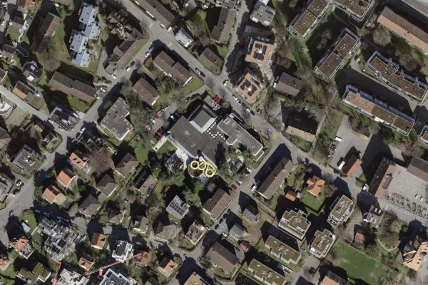 Luftbild des Kartenstandorts von Hallenbad Altstetten in Zürich