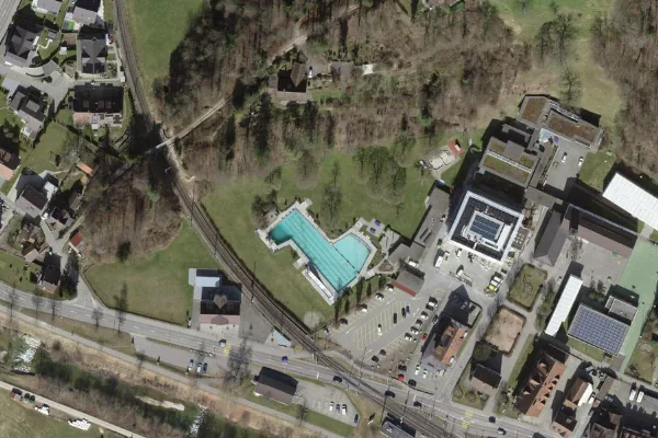 Luftbild des Kartenstandorts von Schwimmbad Engelburg in Rikon