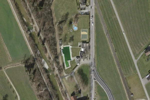 Luftbild des Kartenstandorts von Schwimmbad Neuguet in Turbenthal