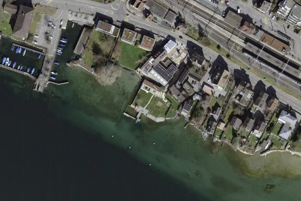 Luftbild des Kartenstandorts von Strandbad Uetikon am See in Uetikon am See