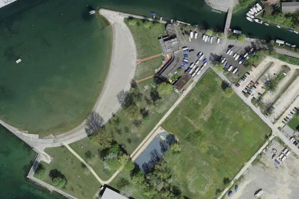 Luftbild des Kartenstandorts von Bieler Strandbad/ Plage de Bienne in Nidau