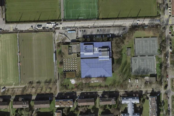Luftbild des Kartenstandorts von Hallenbad Oerlikon in Zürich