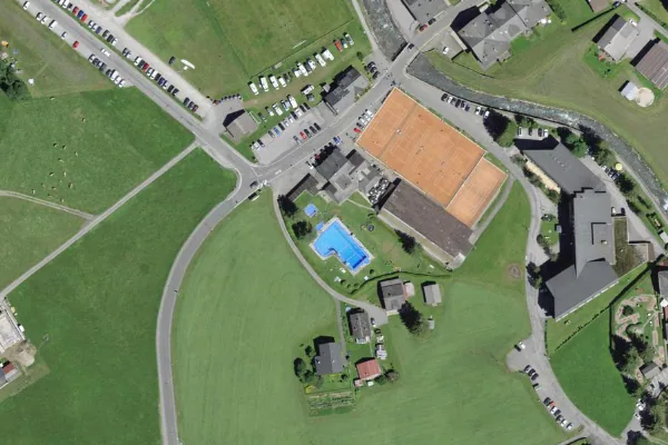 Luftbild des Kartenstandorts von Schwimmbad in Ormont-Dessus in Ormont-Dessus