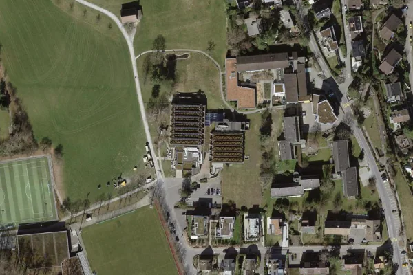 Luftbild des Kartenstandorts von Hallenbad Kilchberg in Kilchberg (ZH)