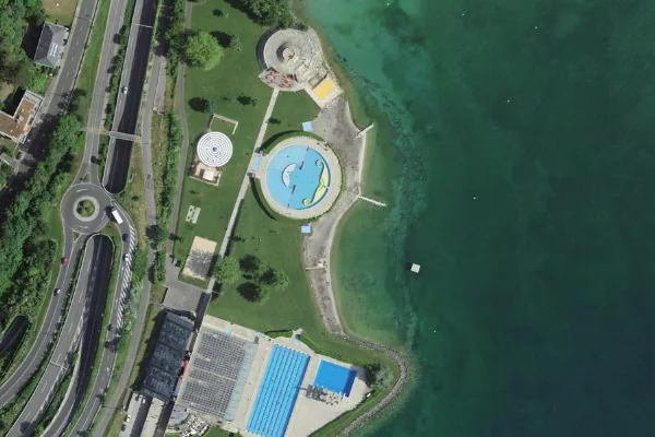 Luftbild des Kartenstandorts von Strandbad in Neuchâtel in Neuchâtel