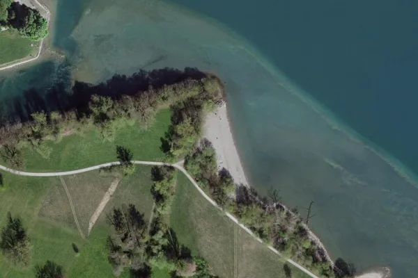 Luftbild des Kartenstandorts von Altes Strandbad in Glarus Nord