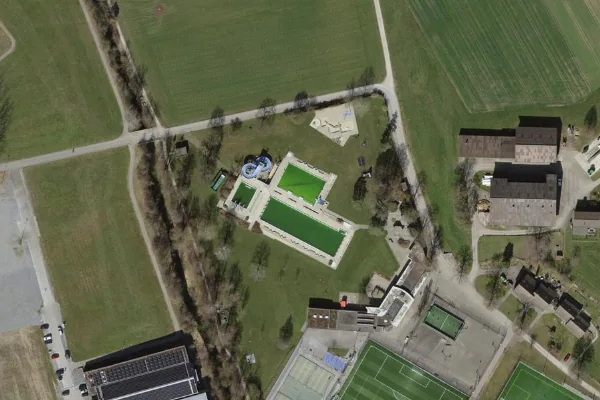 Luftbild des Kartenstandorts von Schwimmbad Meierwiesen Wetzikon in Wetzikon