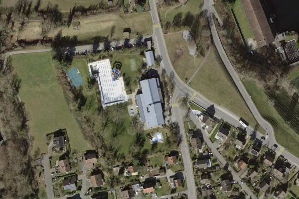 Luftbild des Kartenstandorts von Aquarina – Hallen- und Freibad Rheinau in Rheinau