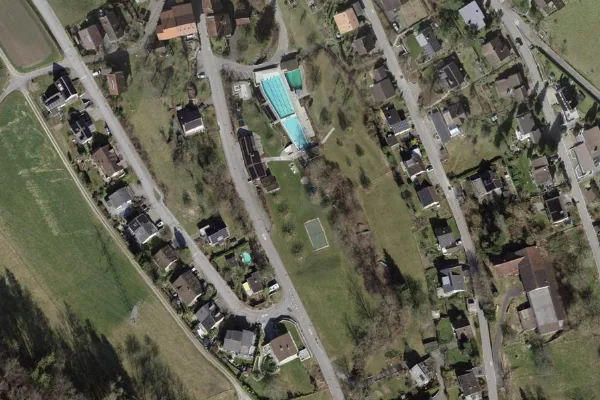 Luftbild des Kartenstandorts von Schwimmbad Reckholdern in Pfungen