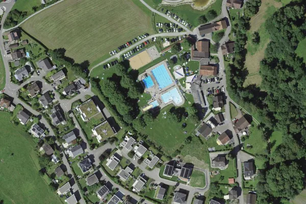 Luftbild des Kartenstandorts von Freibad im Ghürst in Oberuzwil