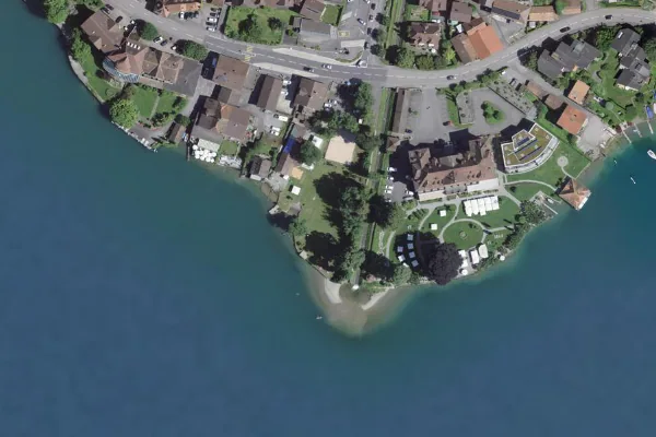 Luftbild des Kartenstandorts von Strandbad Hirschen in Sigriswil