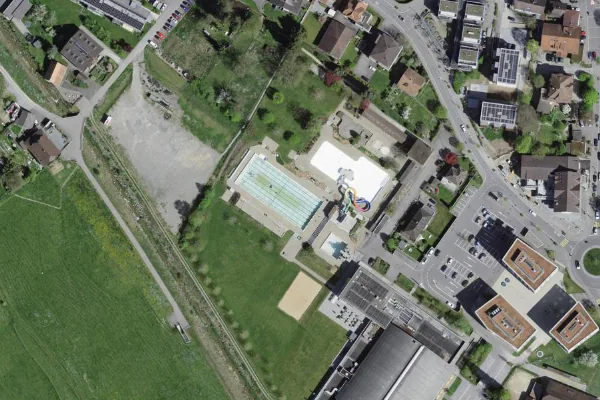 Luftbild des Kartenstandorts von Schwimmbad Worb in Worb
