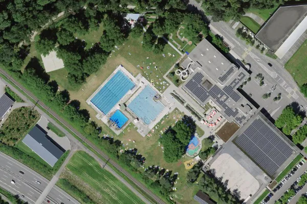 Luftbild des Kartenstandorts von Tägi Gartenbad in Wettingen