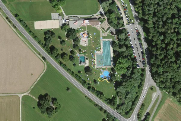 Luftbild des Kartenstandorts von Schwimmbad Rütimatten in Schöftland