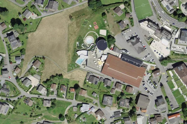 Luftbild des Kartenstandorts von Piscine couverte de Villars in Ollon