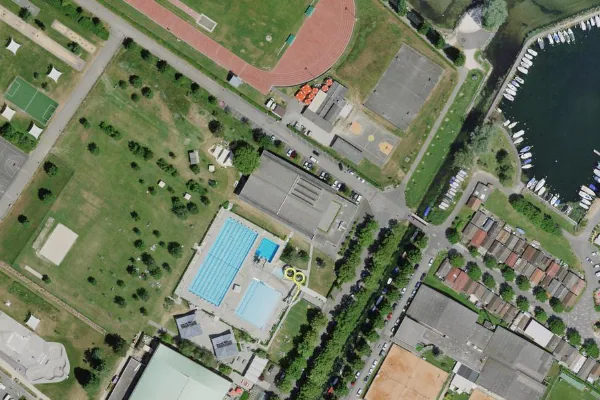Luftbild des Kartenstandorts von Piscine couverte Yverdon in Yverdon-les-Bains