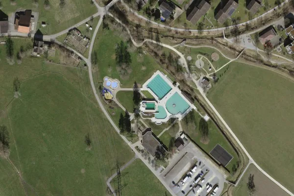 Luftbild des Kartenstandorts von Schwimmbad Geren in Birmensdorf (ZH)