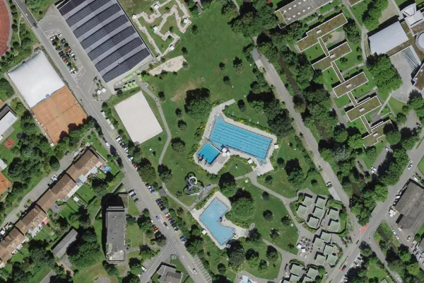 Luftbild des Kartenstandorts von Schwimmbad Schüwo Park in Wohlen AG