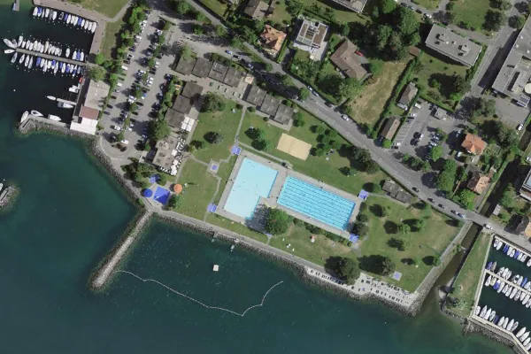 Luftbild des Kartenstandorts von Piscine Pully-Plage in Pully