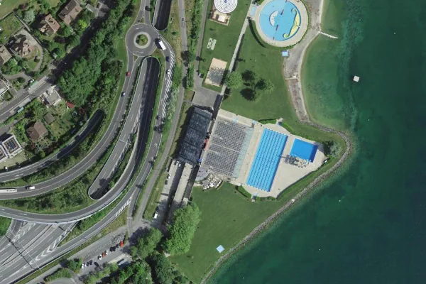 Luftbild des Kartenstandorts von Piscines du Nid-du-Crô in Neuenburg