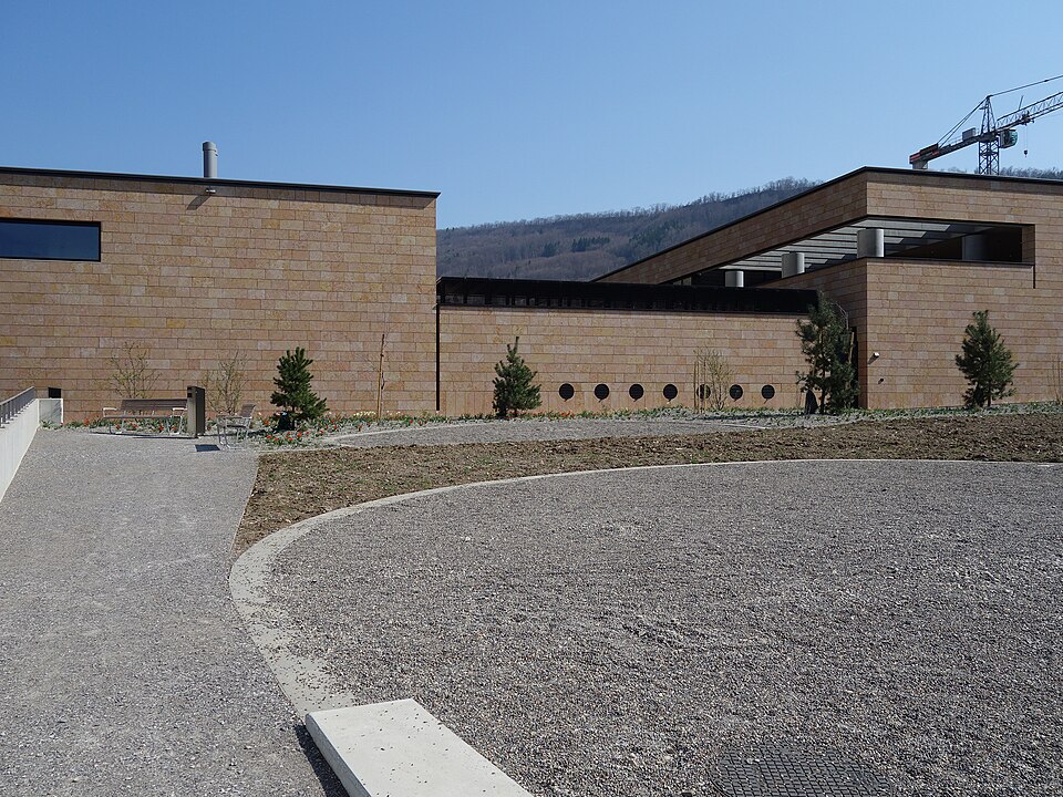 Aussenansicht der Therme FORTYSEVEN in Baden