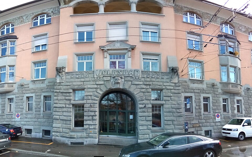 Eingang des Volksbads St. Gallen